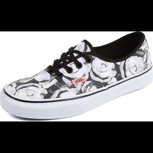 VANS Low Top Canvas Lace Up Black White Grey Roses